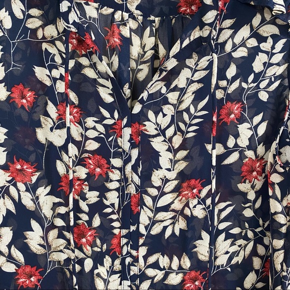 fun 2 fun Sleeveless Sheer Navy Floral Top Sz L - Picture 4 of 5